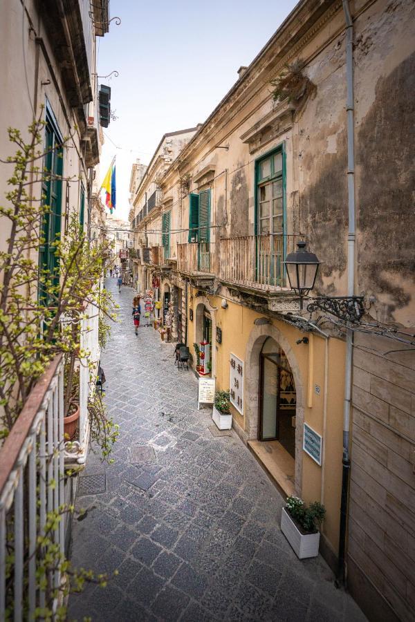 I Tre Balconi Di Via Roma Apartment Сиракуза Екстериор снимка